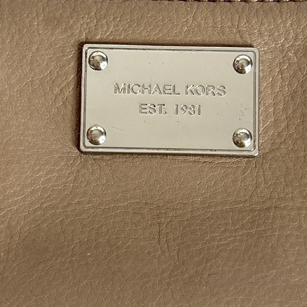 Michael Kors Tan Leather Logo Zip Around Continental Wallet